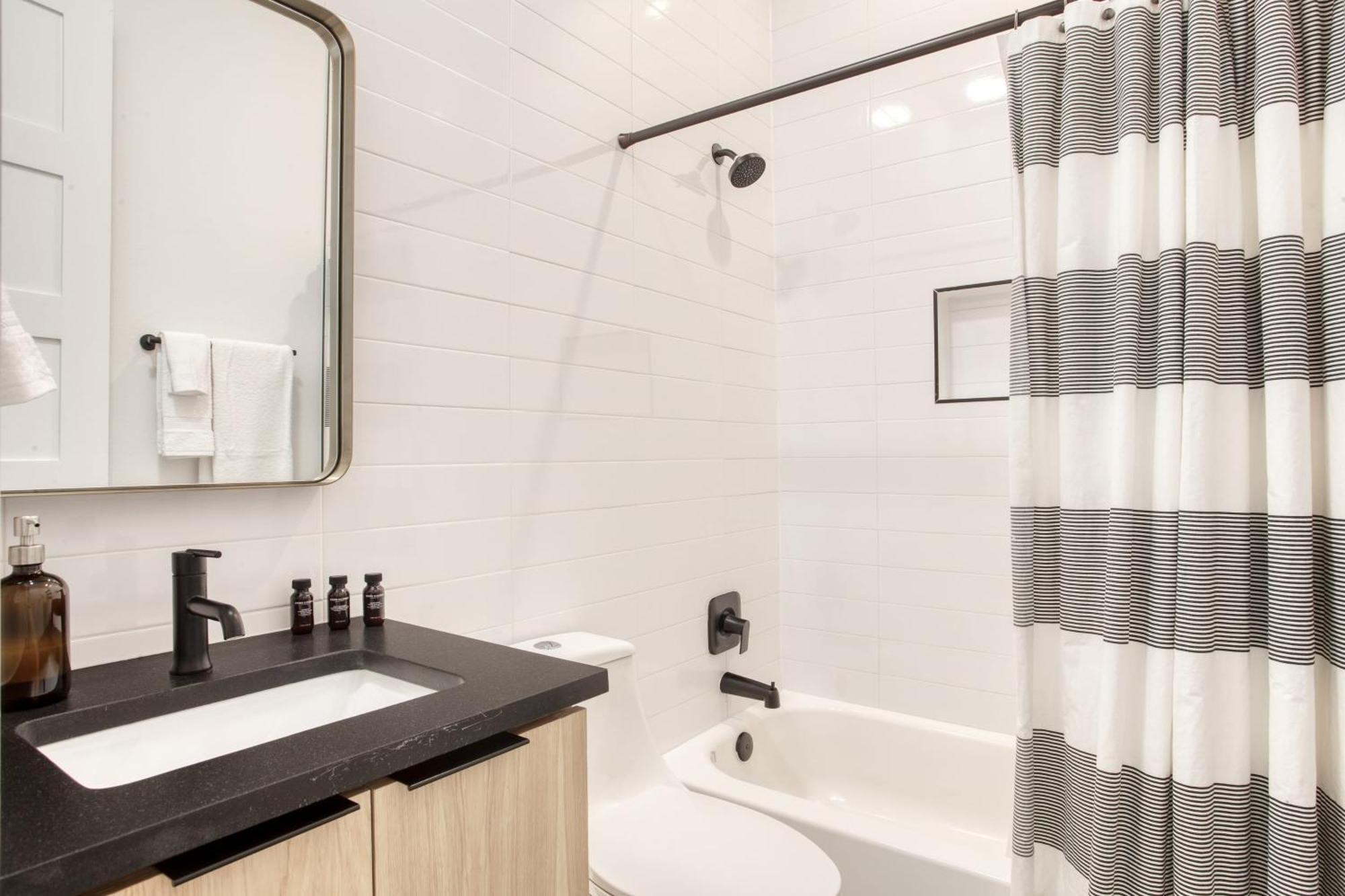 Melody By Avantstay Peloton Included Sleek Home أوستن المظهر الخارجي الصورة
